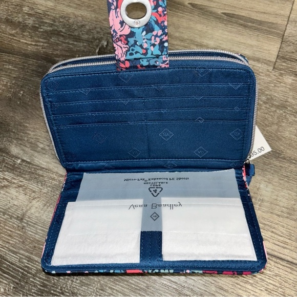 Vera Bradley Performance Twill Turnlock Wallet Cabbage Rose Cabernet NWT - Picture 5 of 7